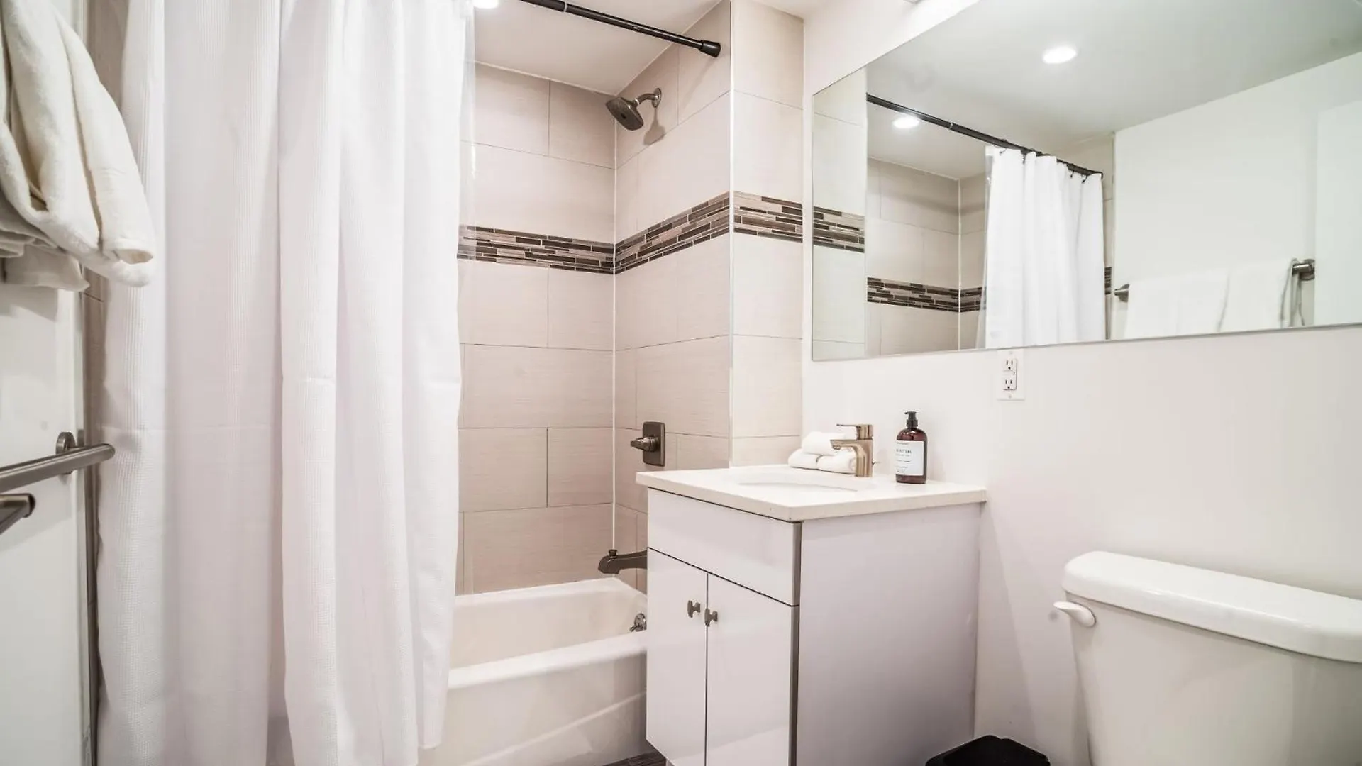 Stunning Modern 2Bedroom Apartment Near Central Park And Times Square New York USA